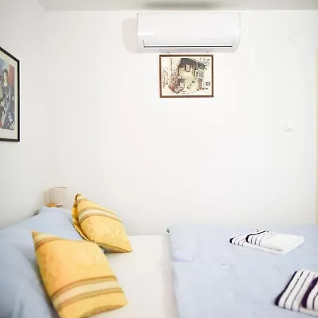 Apartment Luka's Amber In The Center Of Trogir