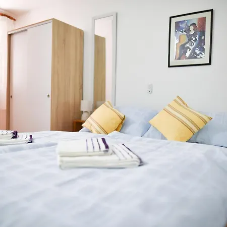 Apartment Luka's Amber In The Center Of Trogir