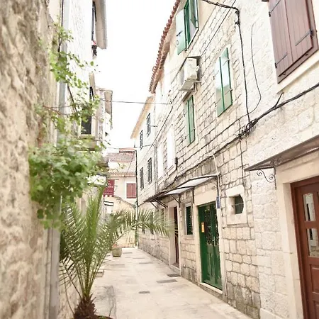 Luka's Amber In The Center Of Appartement